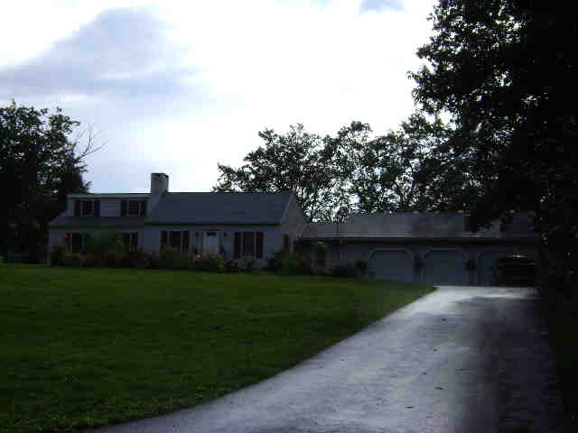 Building photograph for 98 WOODLAND RD